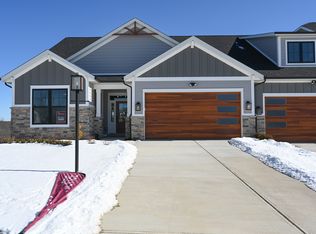 1013 Sweetgum Ct, Jeannette, PA 15644