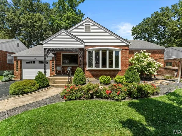 219 Sunningwell Dr, Saint Louis, MO 63119