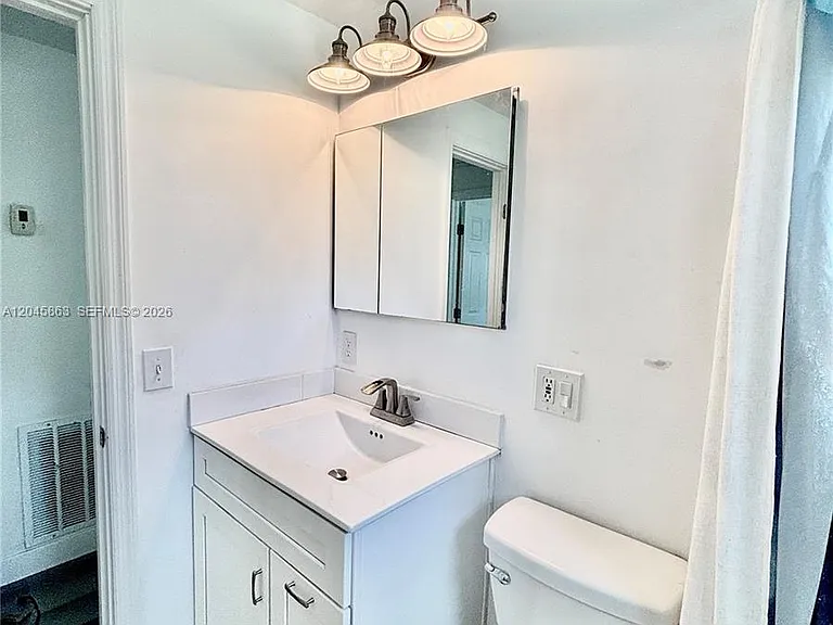5809 Sullivan Rd — Photo 14