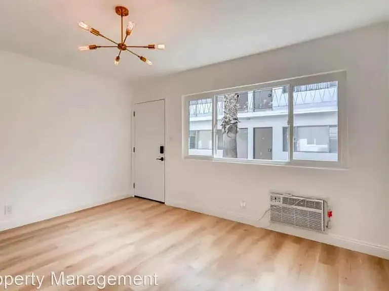 3824 Overland Ave #9 — Photo 3