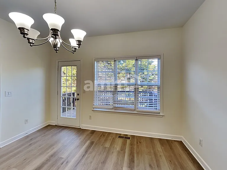 3004 Macon Ct — Photo 8