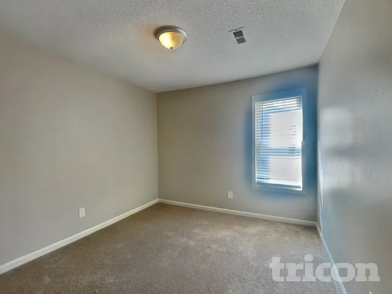 5708 Green Apple Dr — Photo 12