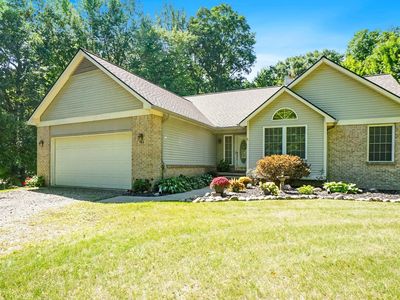 163 Corey Ln, Ortonville, MI, 48462