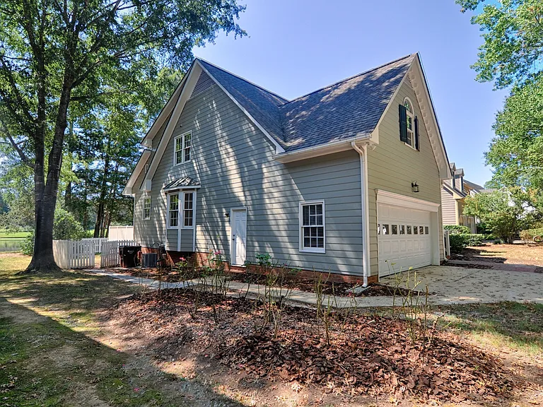 2068 Carriage Way — Photo 26