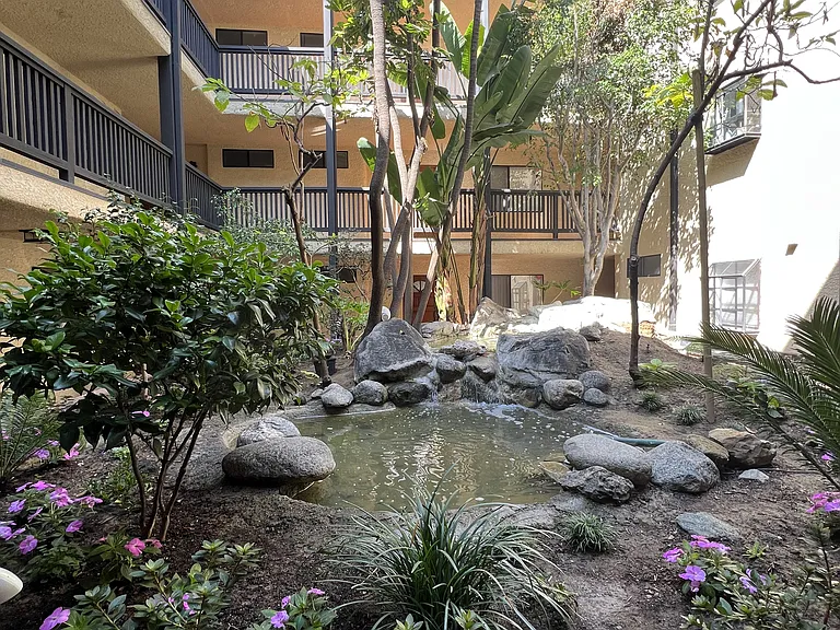 ROYAL CAMDEN APARTMENTS — Photo 7