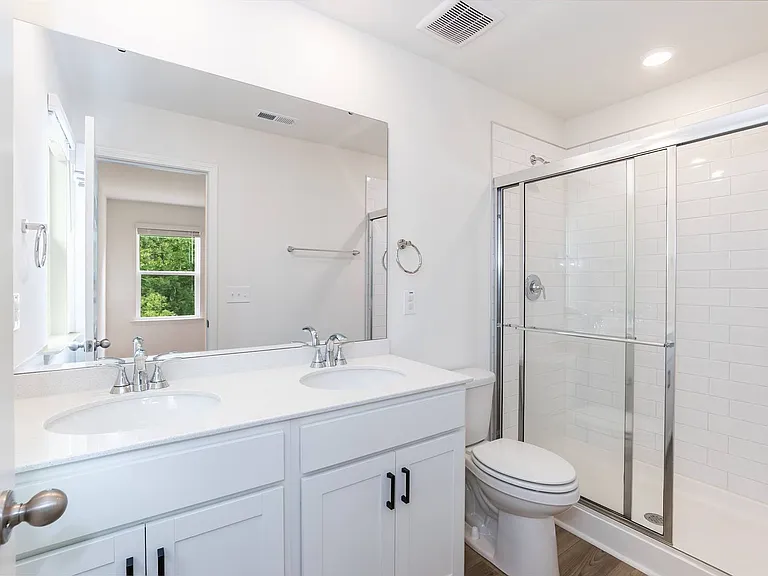 518 Eastwood St — Photo 23