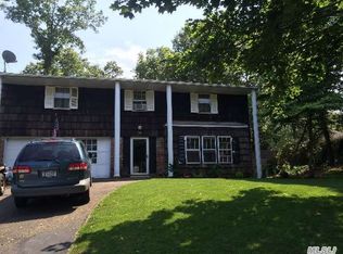 22 Northridge Dr, Coram, NY 11727