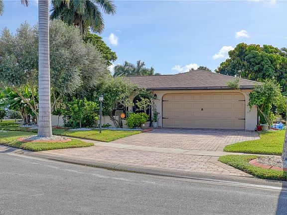 3rd image of 6886 Sedgewick Ct