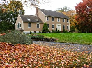 27 Leslie Ln, Bridgewater, MA 02324