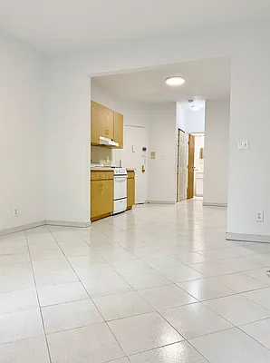 Rented by Paley Management | media 18