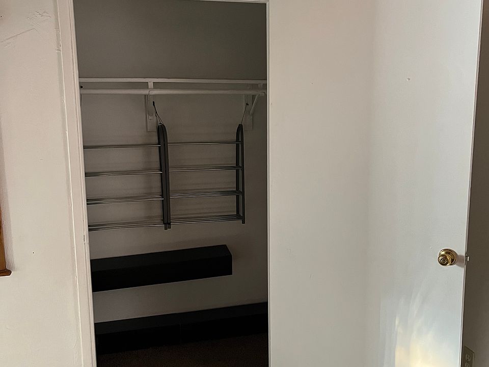 1st image of 1060 S 11th Ave