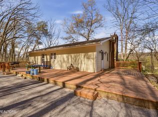 1103 Forest Hill Dr, Harriman, TN 37748