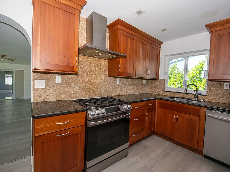 1532 Fletcher St — Photo 20
