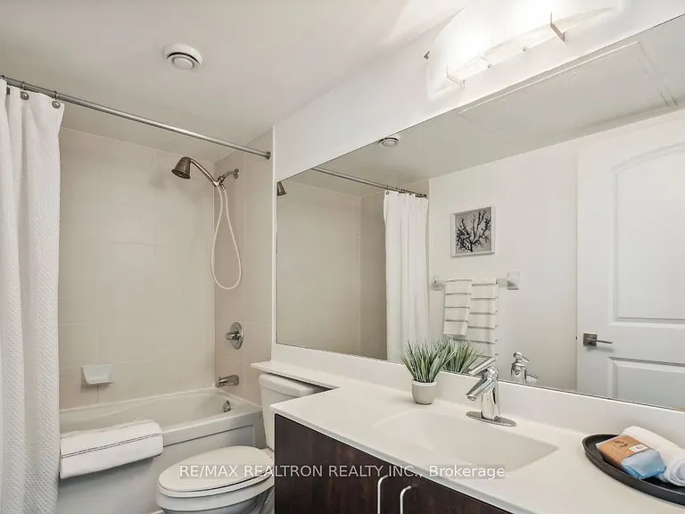 55 De Boers Dr #708 — Photo 24