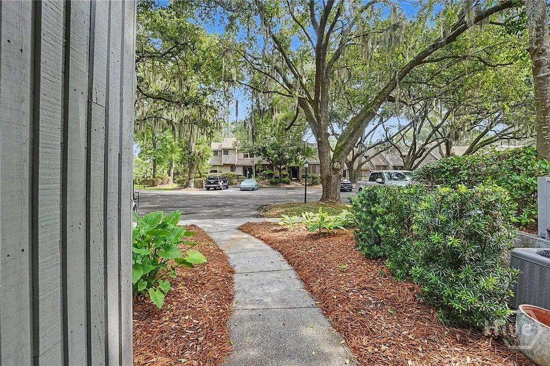 2 bed, 2.0 bath, 1700 sqft, $3,400 — Photo 3