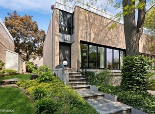 2753 Prairie Ave #A, Evanston, IL 60201