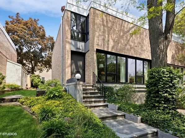 2753 Prairie Ave #A, Evanston, IL 60201