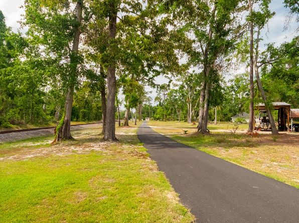 103 Camp Ln, Valdosta, GA 31601