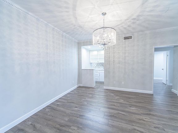 3rd image of 4443 Ventura Canyon Ave APT 203