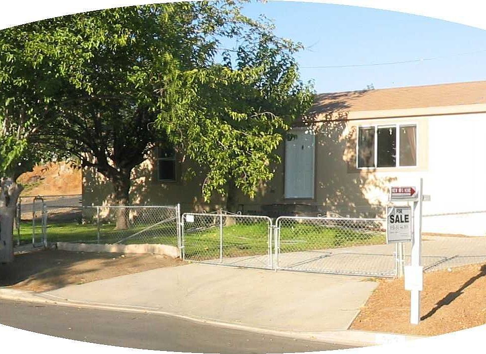 corner lot-street view