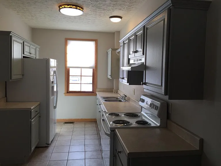 1209 Holmes St — Photo 1