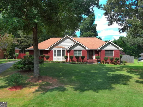 8135 Woods Ln, Jonesboro, GA 30236