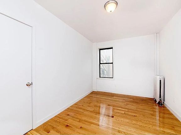 3rd image of 200 Sterling Pl APT 1B