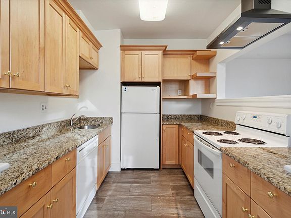 4th image of 6655 McCallum St APT 312