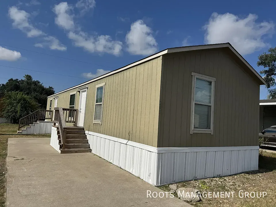 3707 E US Business #83-205-205