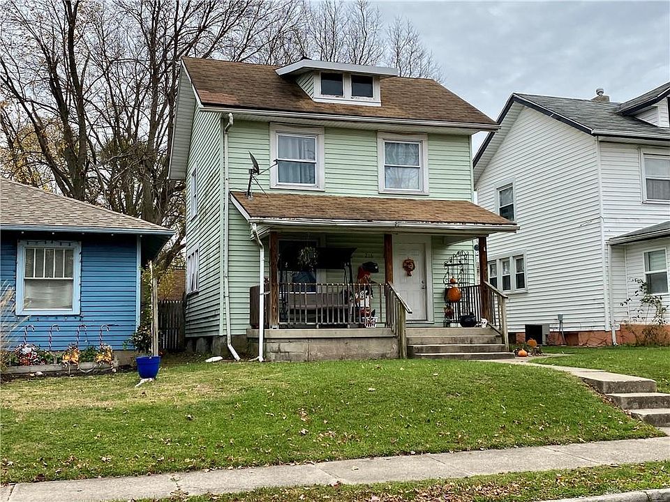 1st image of 216 Notre Dame Ave