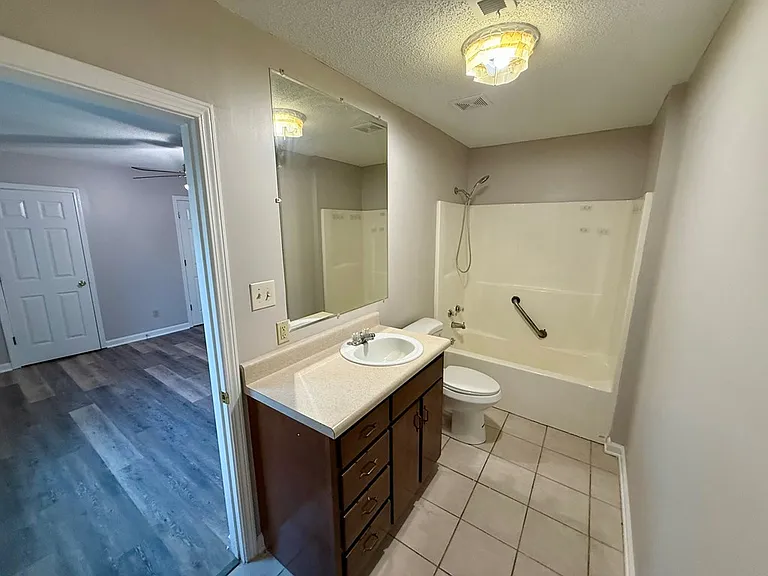 213 Randolph St — Photo 7