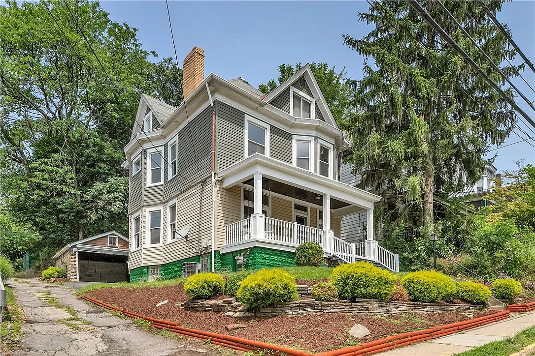323 Elizabeth Ave photo 1