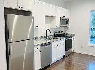 169 Boston Post Rd #7, Waterford, CT 06385
