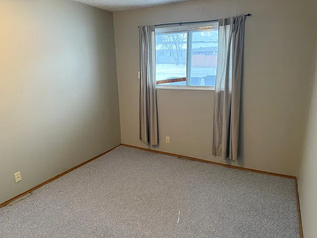 2 Bedroom Unit in Four Plex! Located in Olds! — Photo 3