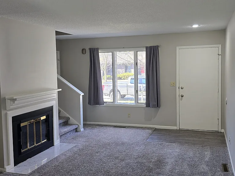 4013 Pfeiffer Ct — Photo 2