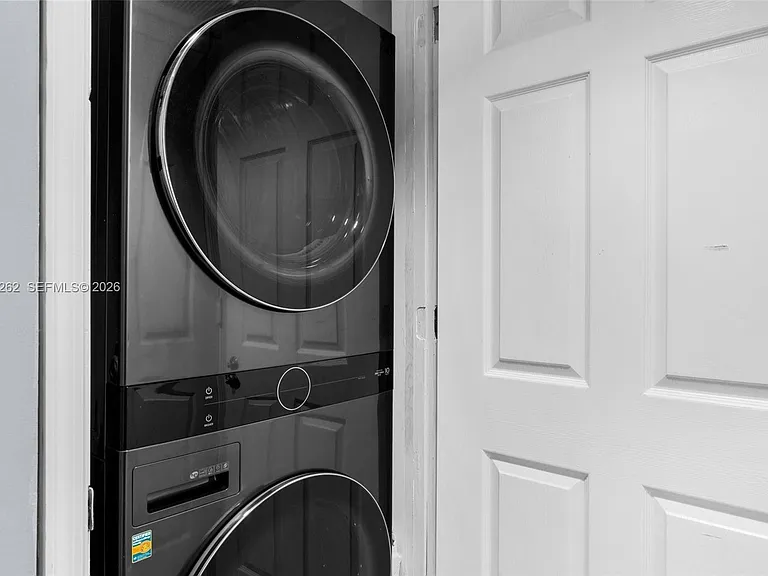 18671 Collins Ave #404 — Photo 31