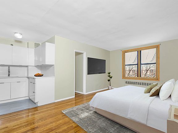 2nd image of 8830 182nd St