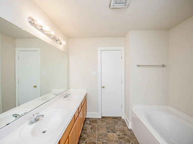 5839 Sonoma Rdg — Photo 28