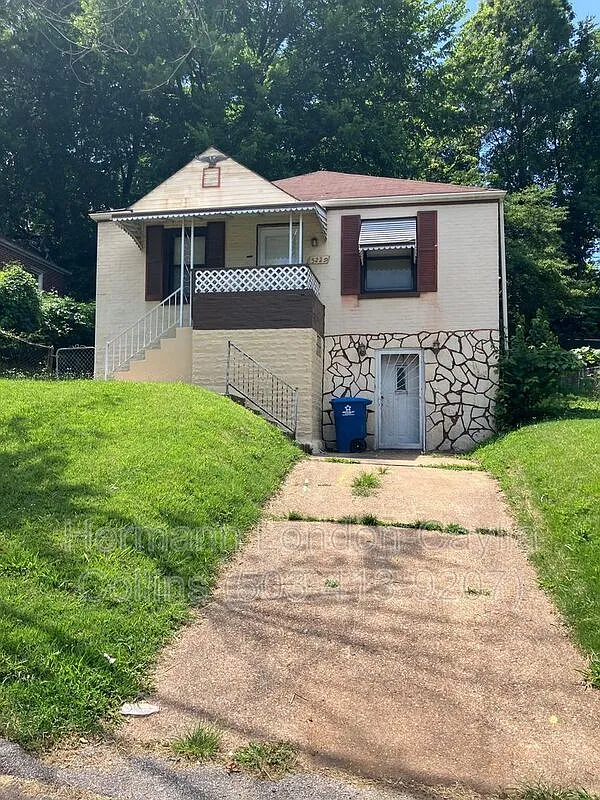 3 bed, 2.0 bath, 918 sqft, $1,075 — Photo 1