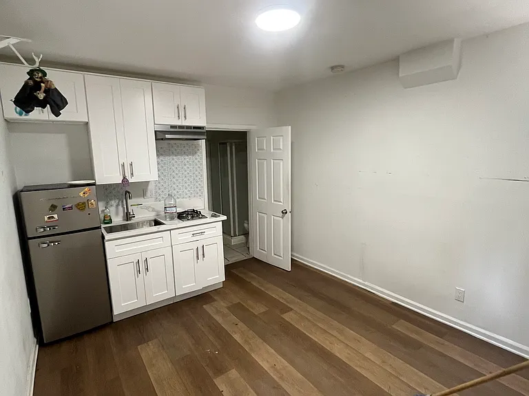 1818 N Broadway #6 — Photo 3