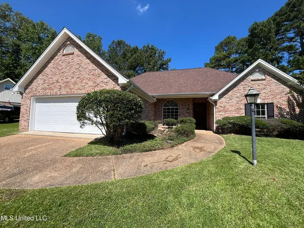 65 Dianne Cv, Byram, MS 39272