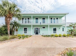 7 Bahama Dr, Rockport, TX 78382