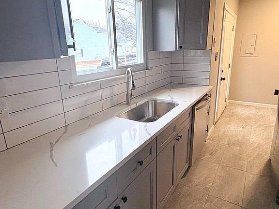 3rd image of 390 Aldeberan Dr