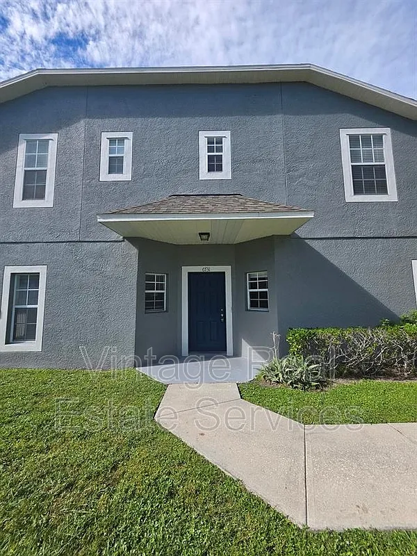 Kings Lake Townhomes — Photo 1