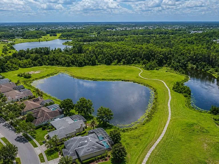 357 Fairway Pointe Cir — Photo 40