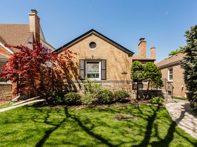 6152 N Lenox Ave, Chicago, IL, 60646