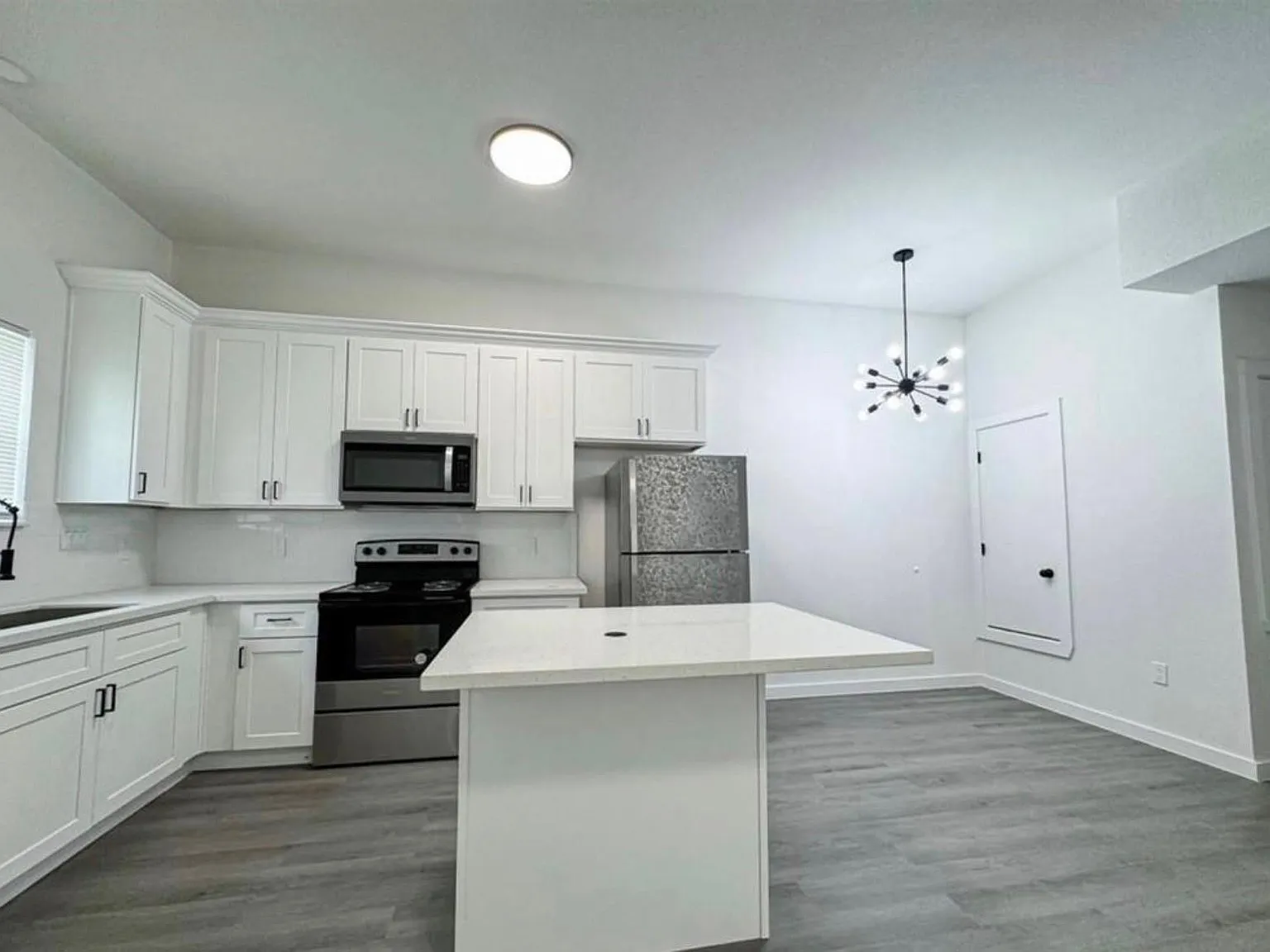 3 bed, 2.0 bath, $1,550 — Photo 4