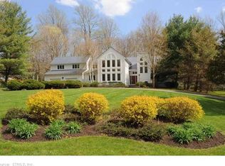 4 Homewood Rd, Woodbridge, CT 06525