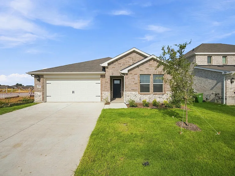 2009 Homestretch Dr — Photo 1