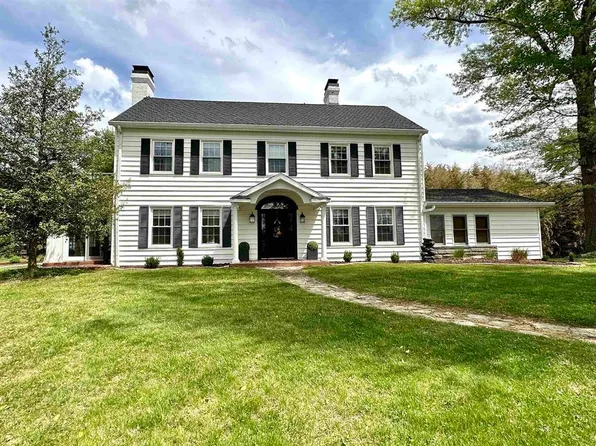 509 Country Club Dr, Ashland, KY 41101